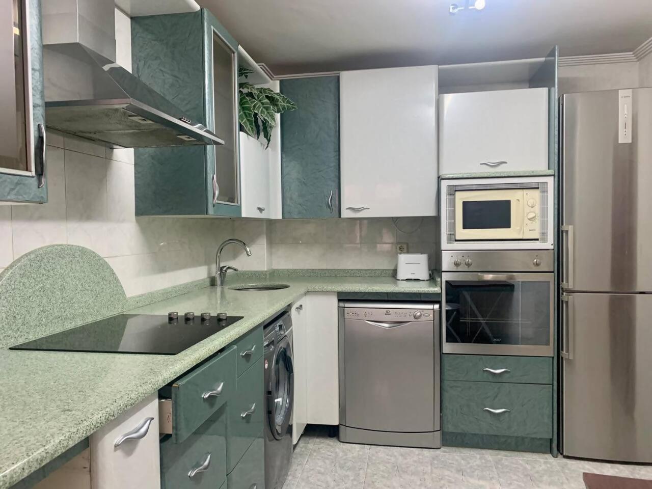 Apartamento Centrico Y Comodo Витория Экстерьер фото